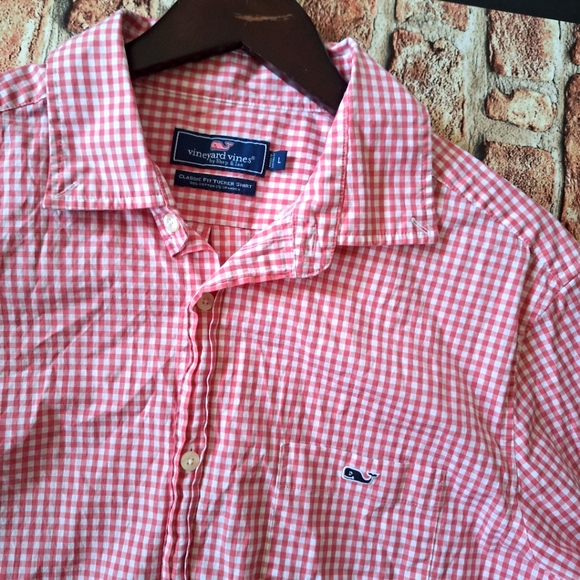 VINEYARD VINES | Men's Arawak Gingham Classic Tucker Shirt - Strawberry/White - Picture 9 of 13